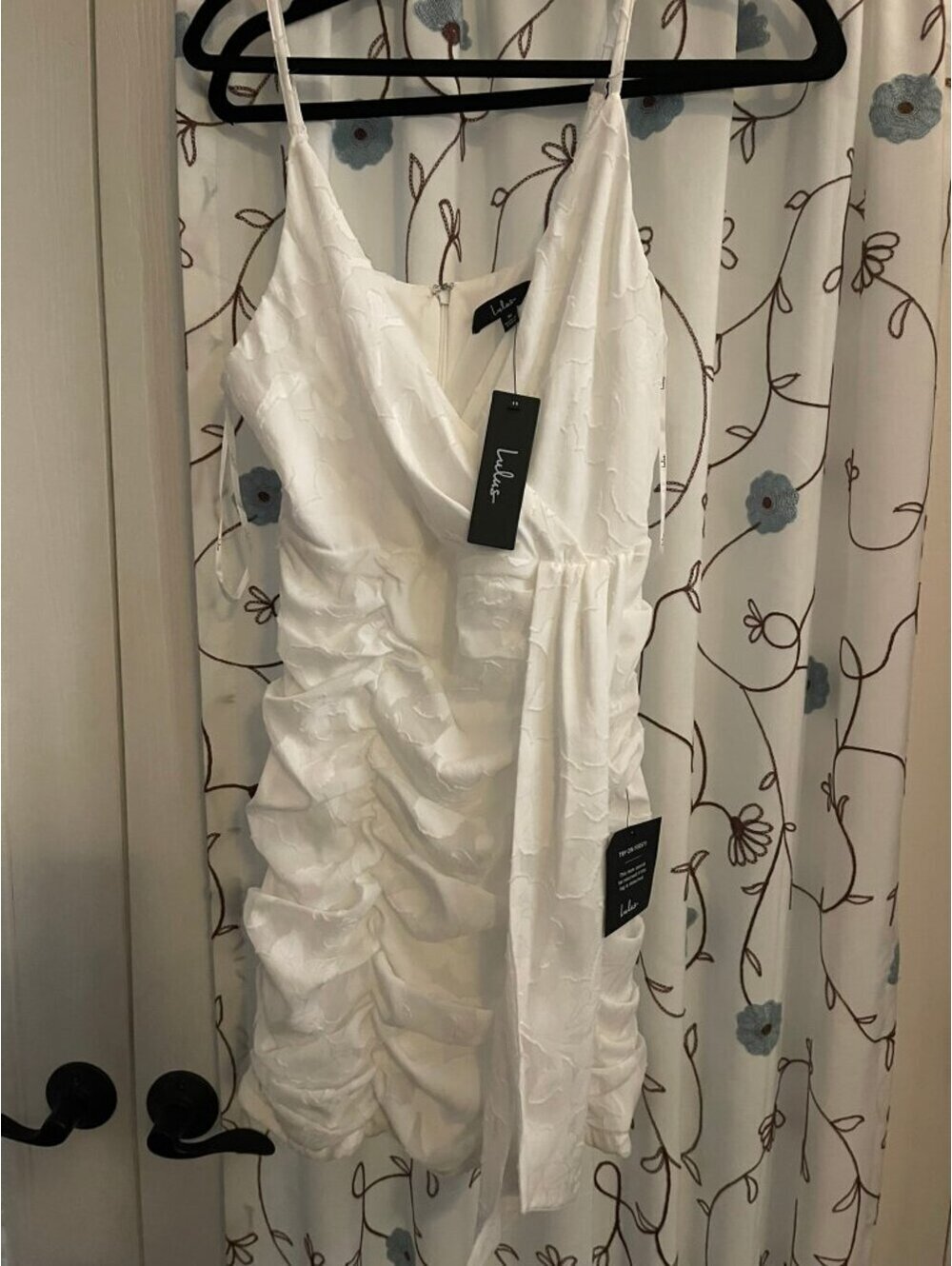 NWT | Lulu's | Size M | Primped to Perfection White Mini Floral Burnou
